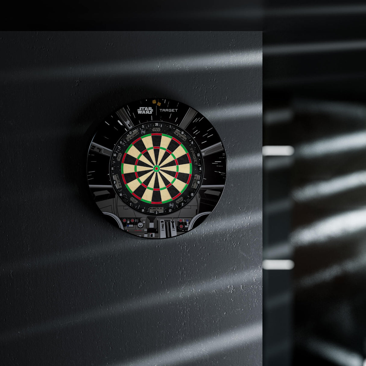 Target - Star Wars Millennium Falcon Dartboard & Surround Bundle -